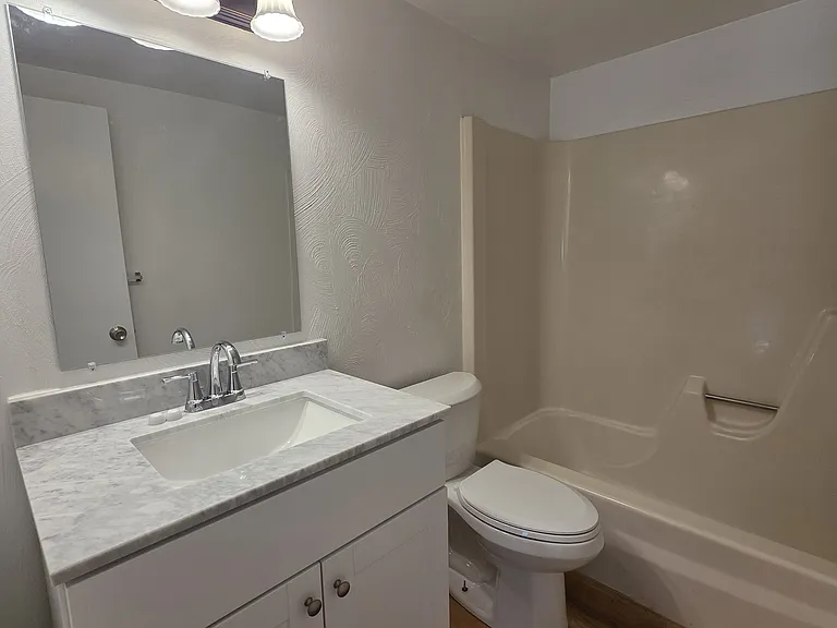 1040 Largo Way #1040 — Photo 8