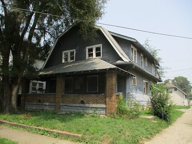 1st image of 1601 Villa Ave