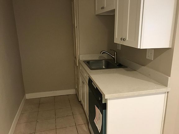 4th image of 104 4th St APT H