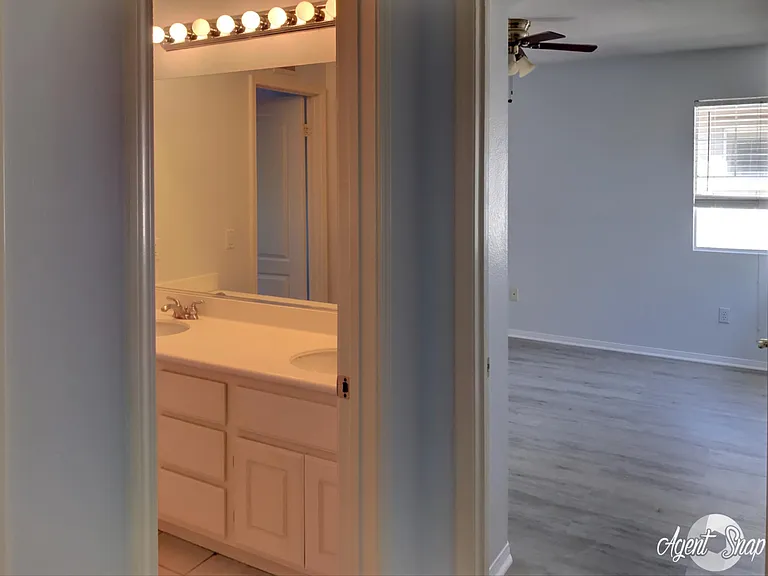 5080 Woodbridge Ln — Photo 10