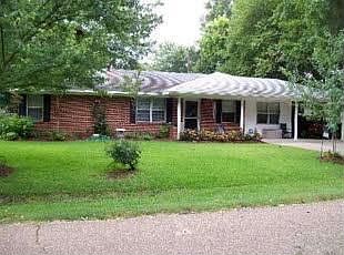 2nd image of 208 Rosewood Dr