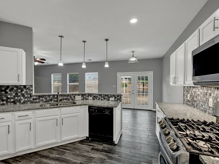 400 Summer Dr — Photo 13