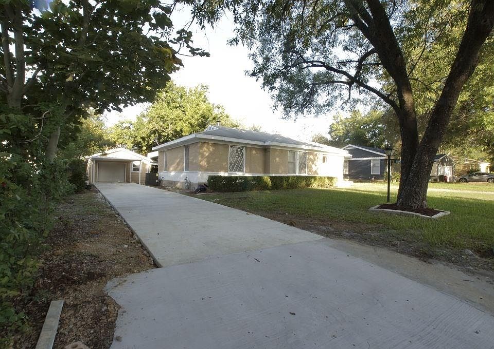 1st image of 3109 Meadow Oaks Dr