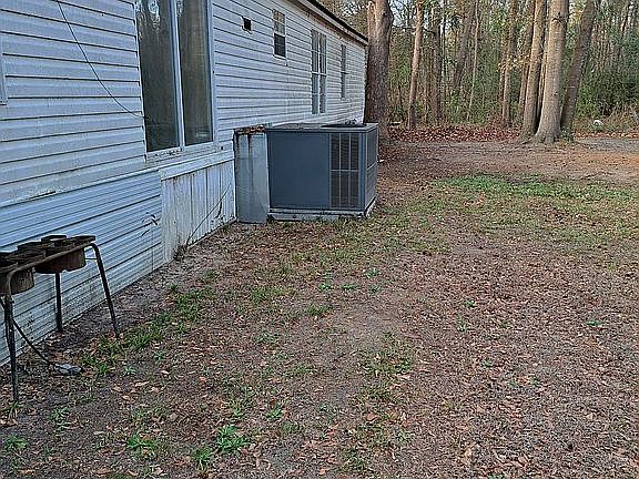 3rd image of 829 Wren Ln