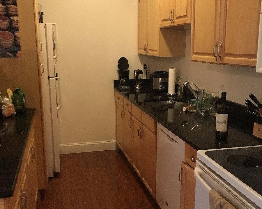 2nd image of 242 W Newton St APT 1C