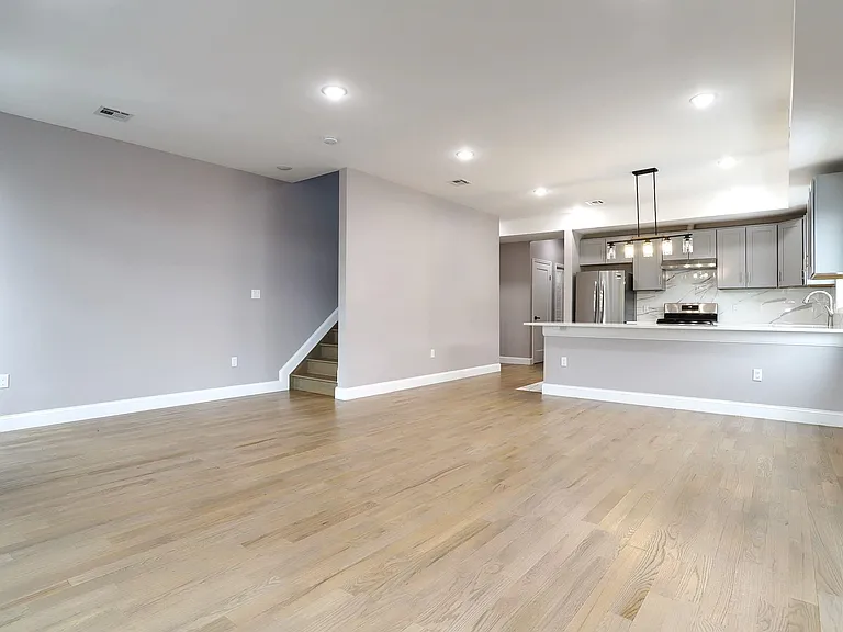 362 Virginia Ave #2 — Photo 3