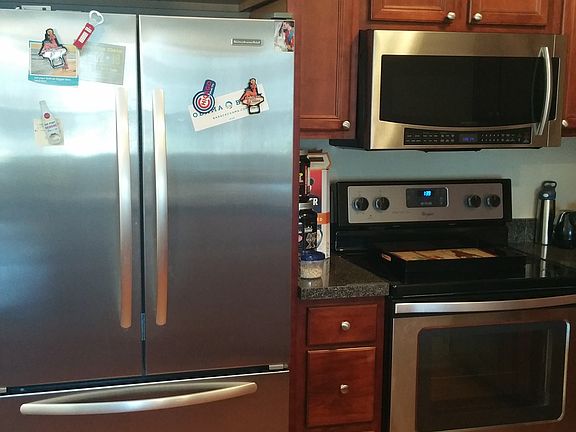 3rd image of 2405 Torquay Ave #E214