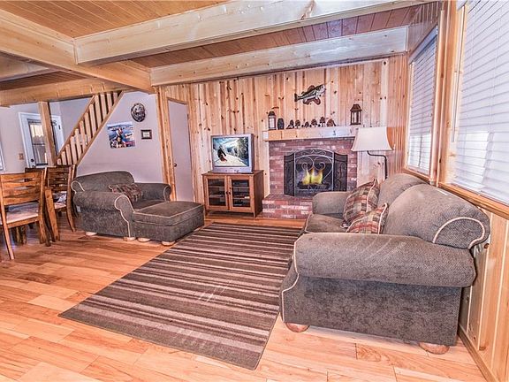 4th image of 261 Olympic Dr