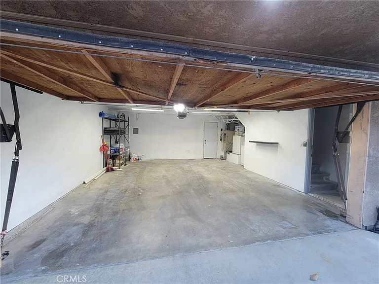 15005 Indiana Ave — Photo 5