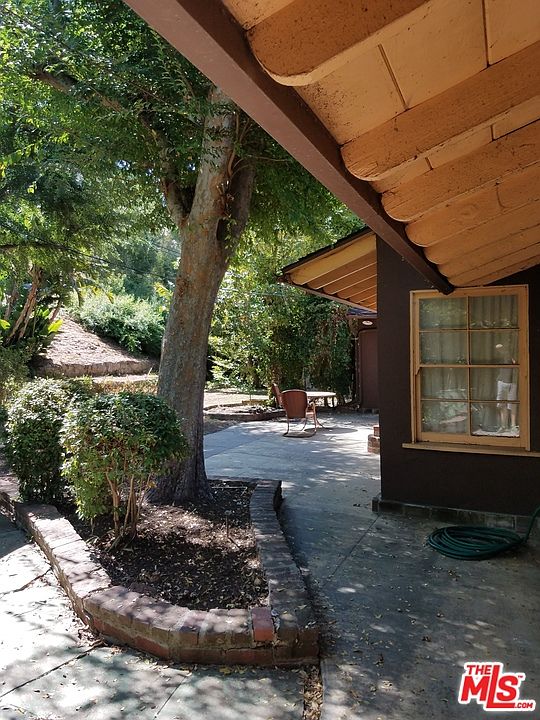 2nd image of 1924 Roscomare Rd