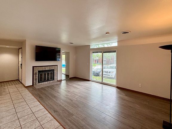 2nd image of 515 Donofrio Dr Unit 1