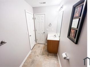 115 Breezeway Ln, Greensboro, NC 27405