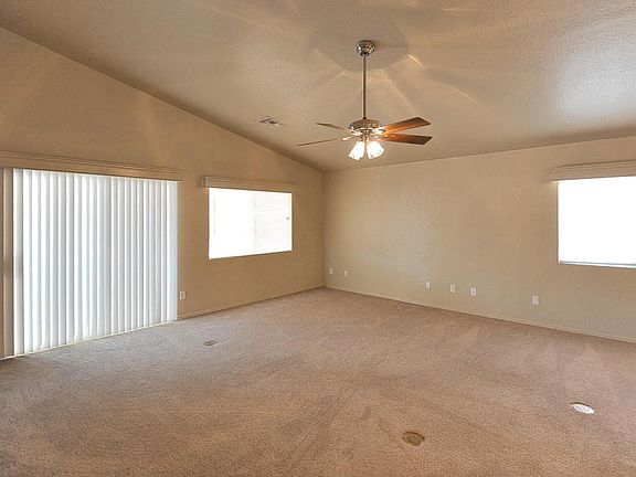 4th image of 2886 W Medallion Dr