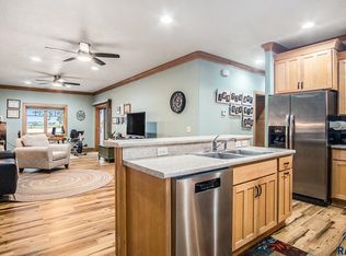 5011 Sunset Blvd, Madison, SD 57042