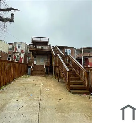 2461 Shirley Ave — Photo 10