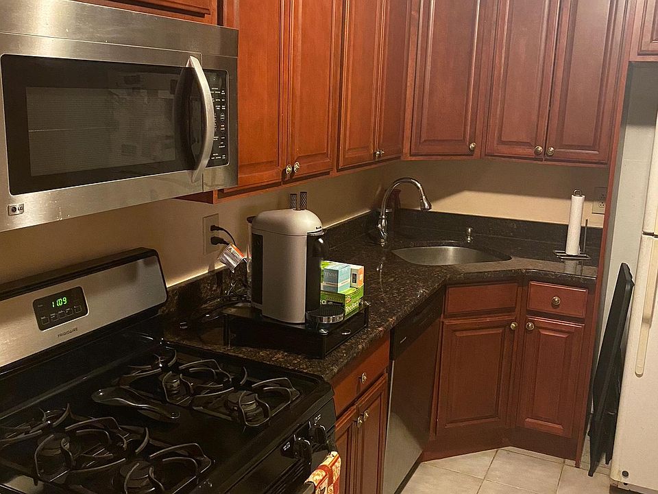 2nd image of 360 College Dr