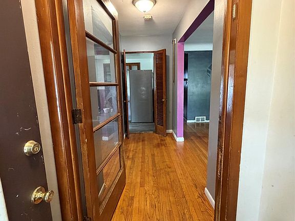 2nd image of 23750 Wildwood Ave