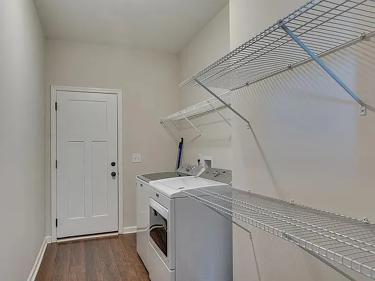 2513 Warner Rd — Photo 4