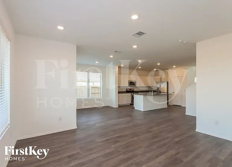 7307 Hillside Ave — Photo 5