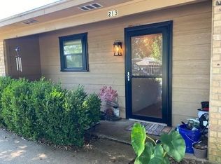 213 Palm Dr, Palestine, TX 75803