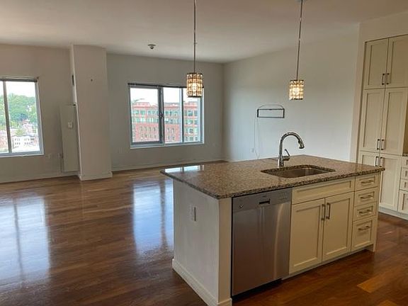4th image of 100 Exchange St Unit 1501