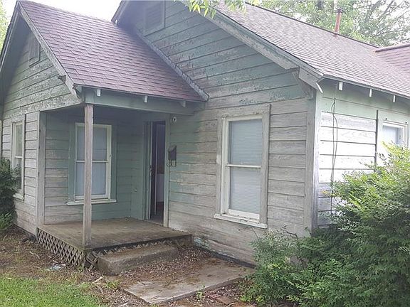 2nd image of 904 N 12th St