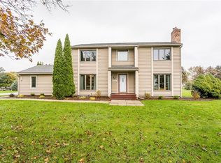 5944 Allen Padgham Rd, Farmington, NY 14425