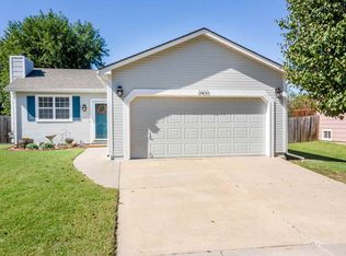 2433 N Beacon Hill St, Wichita, KS 67220