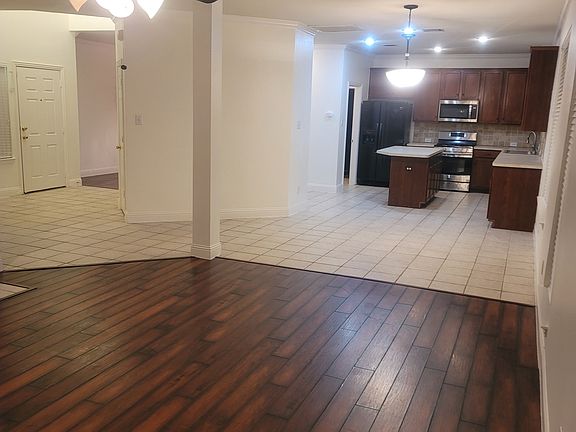 4th image of 11708 Latania Ln