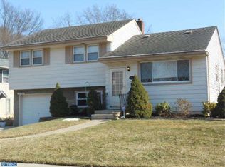 4 Reeves Rd, West Deptford, NJ 08096