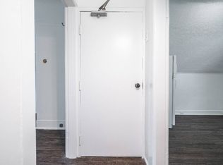 4 Peel St #2, Barrie, ON L4M 3K8