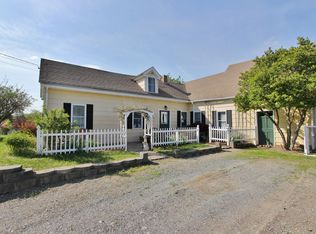 901 Coldbrook Rd, Hermon, ME 04401