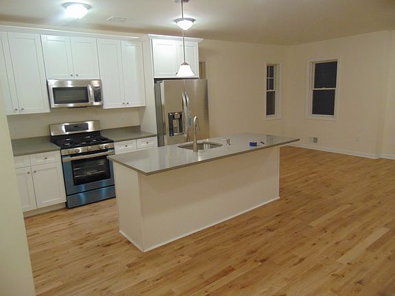 Kitchen With Island