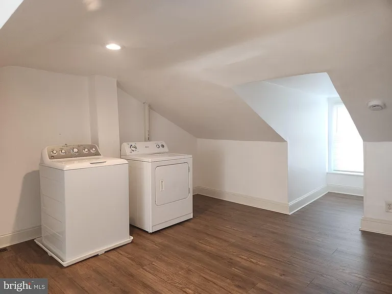 3856 Terrace St — Photo 42