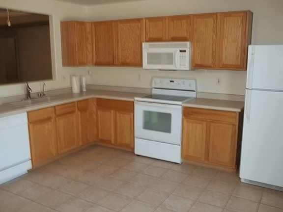 4th image of 2406 E Hazeltine Way