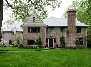 67 Fair Oaks Dr, Saint Louis, MO