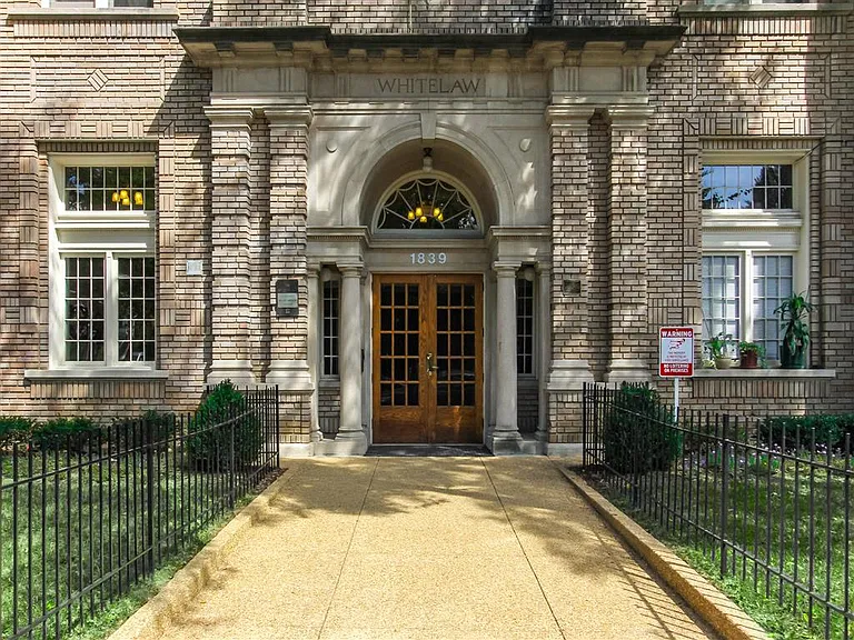 Whitelaw — Photo 1
