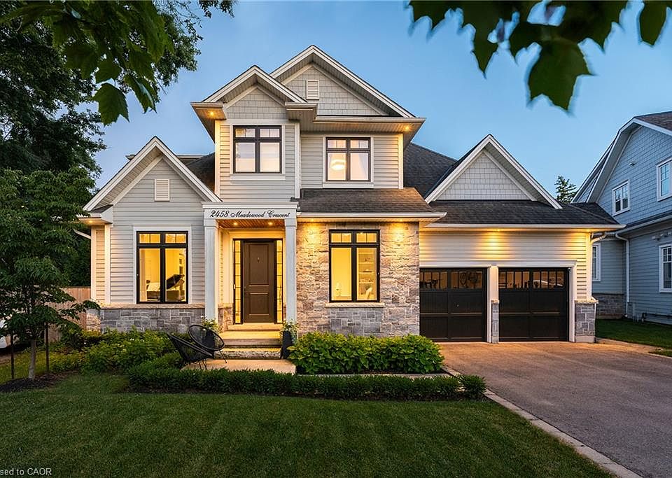 1st image of 2458 Meadowood Cres