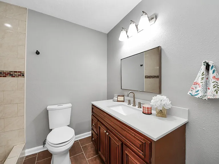 12623 Fern Forest Dr — Photo 23