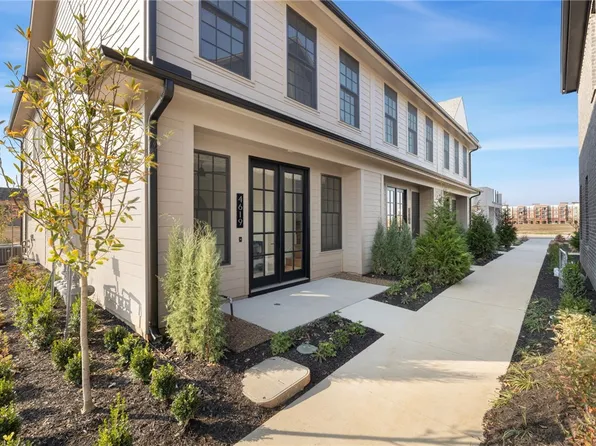 4619 S 47th St, Rogers, AR 72758