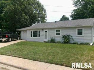 1100 15th St, Pekin, IL 61554