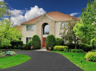 1207 Woodview Dr, Prospect Heights, IL 60070