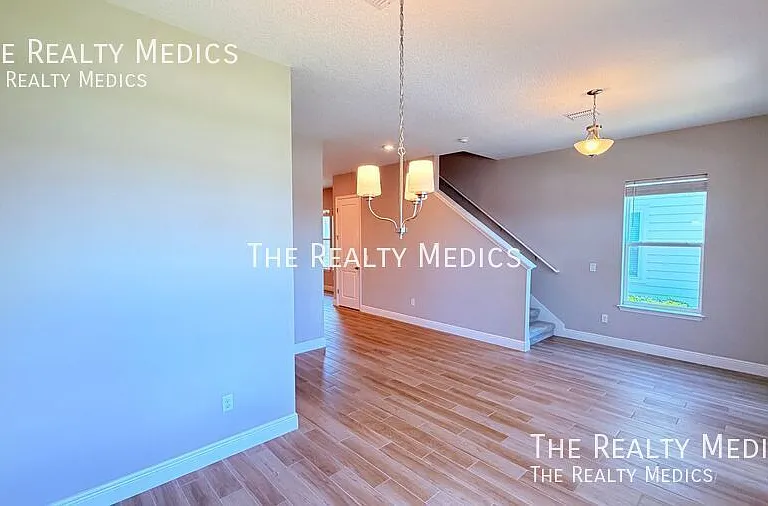 6495 Cyrils Dr — Photo 12