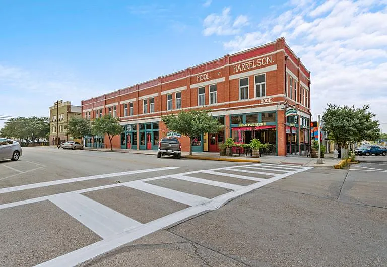 202 E San Antonio St #126 — Photo 1