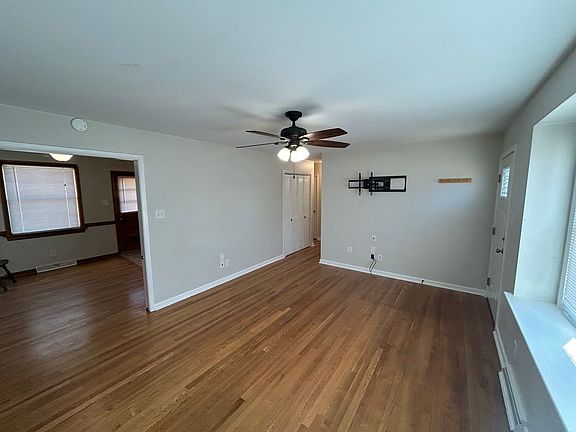 3rd image of 7984 Kenmore Dr