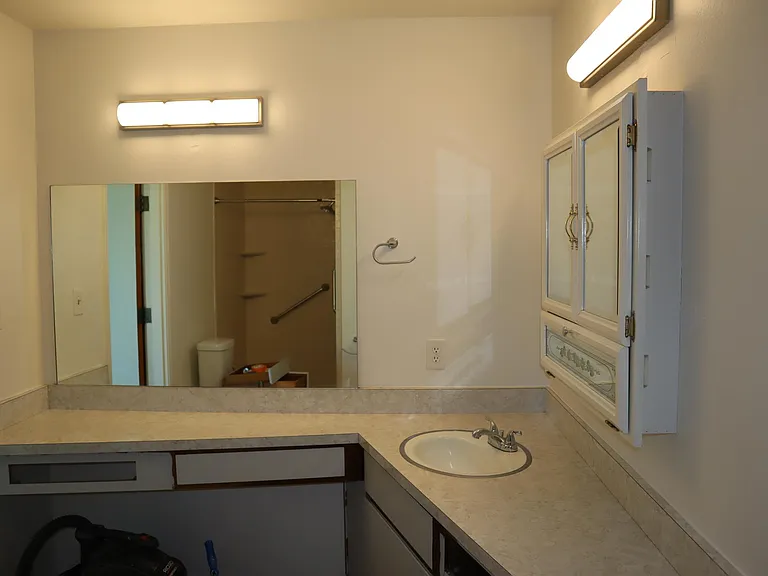 4240 W Hatcher Rd — Photo 15