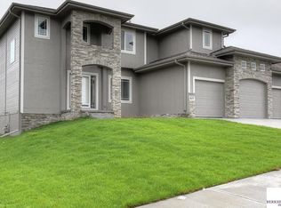 517 Locust St, Gretna, NE 68028