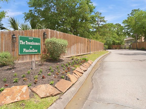 2nd image of 2030 Plantation Dr APT E4