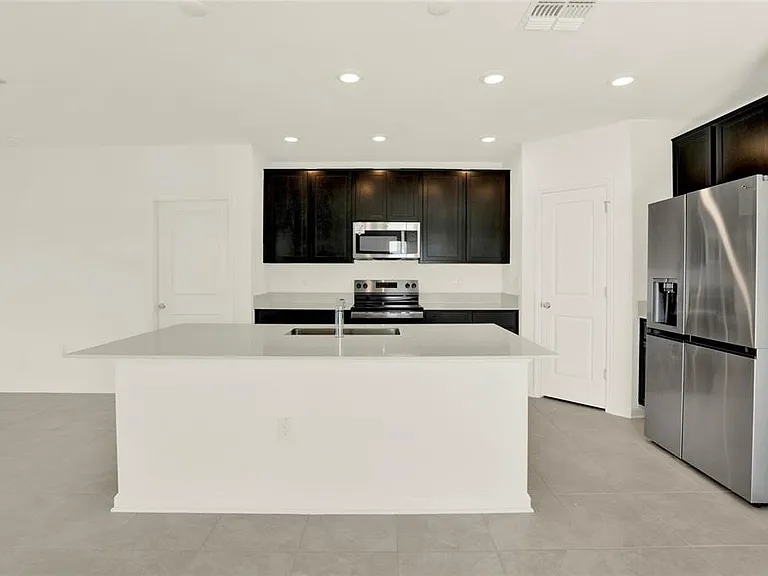 517 Bell Prairie Cir — Photo 12