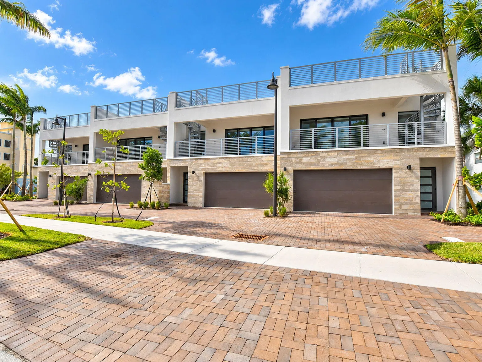island estates — Photo 1